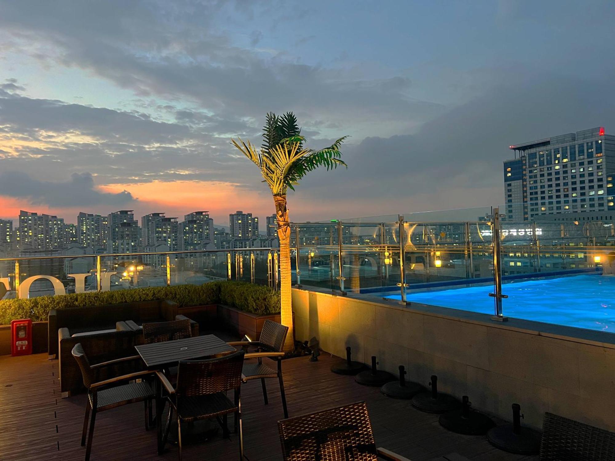 Hotel Skypark Central Seoul Pangyo Сеонгнам Екстериор снимка