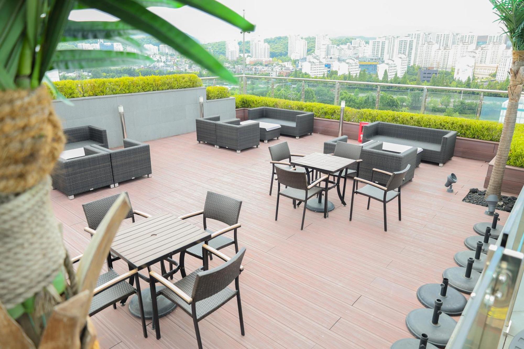 Hotel Skypark Central Seoul Pangyo Сеонгнам Екстериор снимка